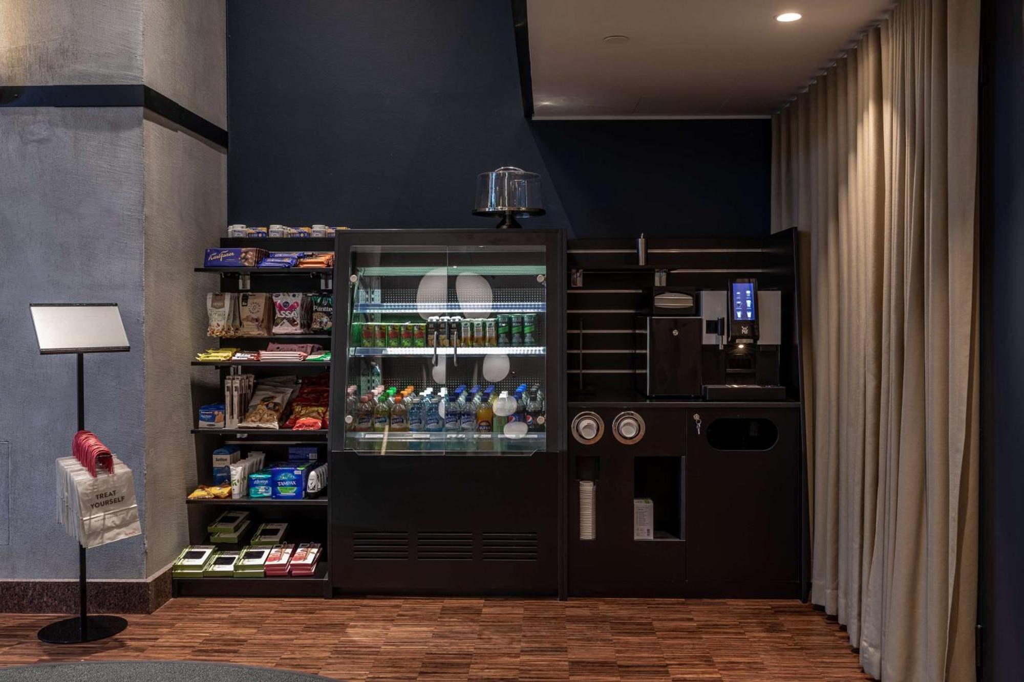 Scandic Helsinki Hub Экстерьер фото