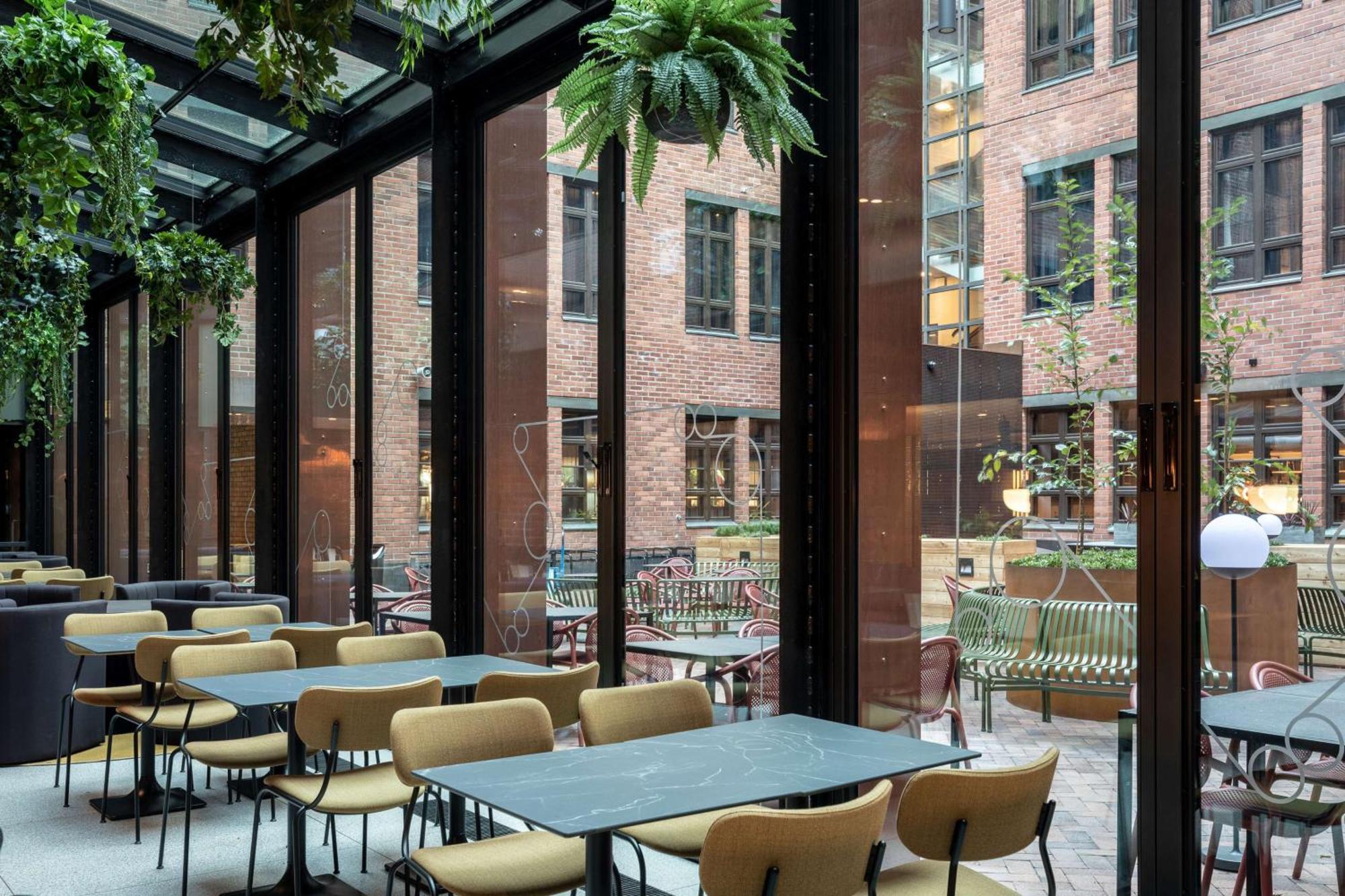 Scandic Helsinki Hub Экстерьер фото